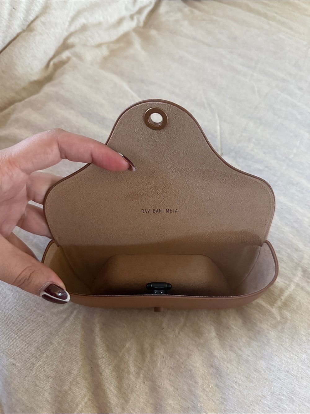 Ray-Ban Uni-Sex Black Round Meta glasses with Brown Case not prescription - Picture 4 of 6